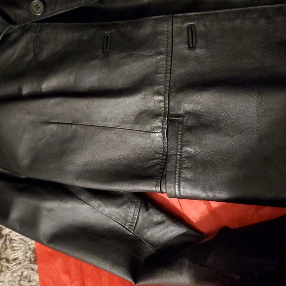 Leather jacket - Picture 3 of 3